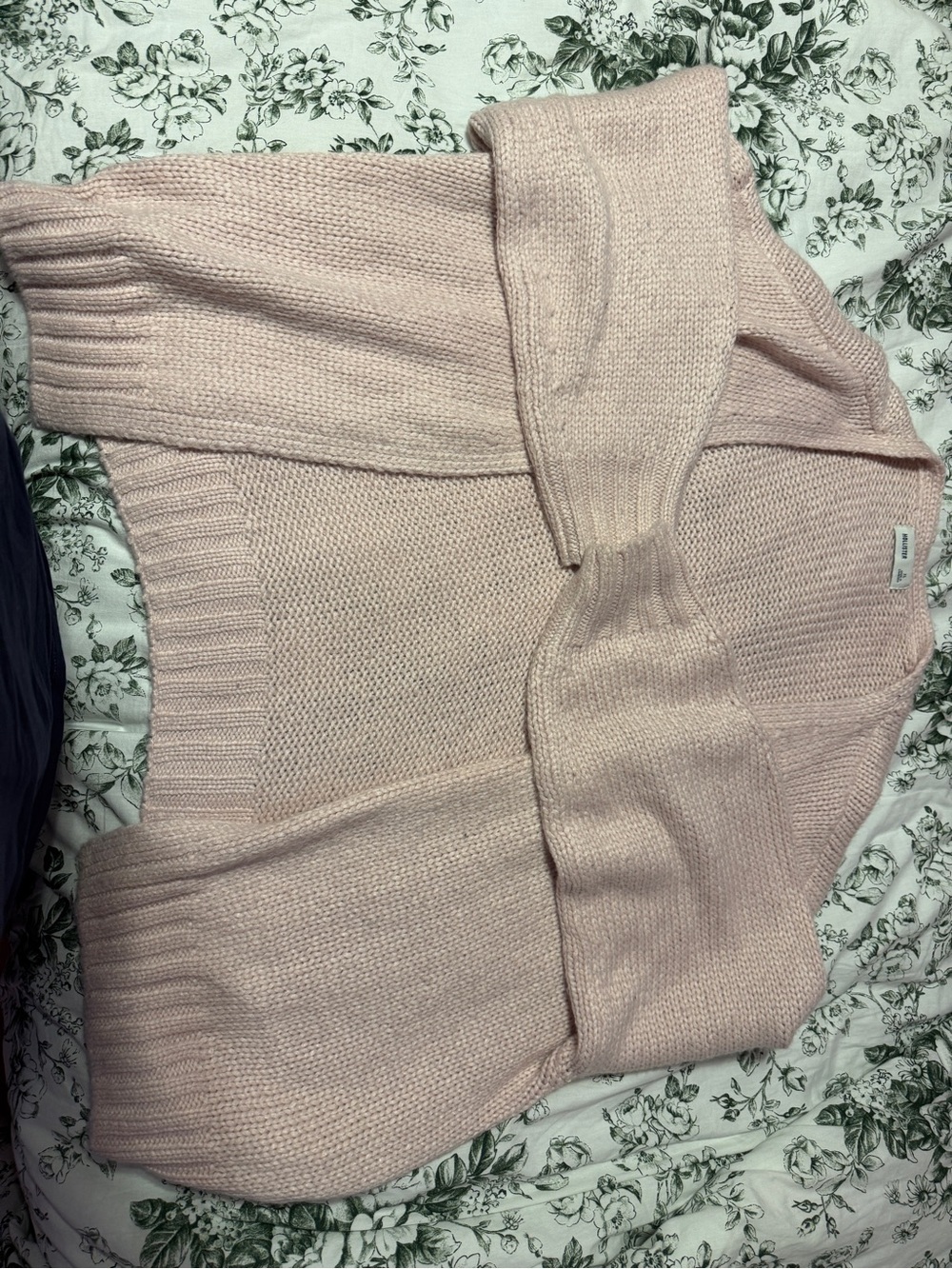 Hollister Soft Blush Pink Crewneck Sweater